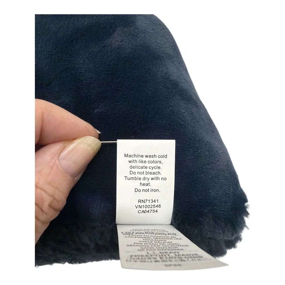 LL Bean Wicked Plush Throw Pillow Cozy Warm Soft 18x18 Navy Blue NEW